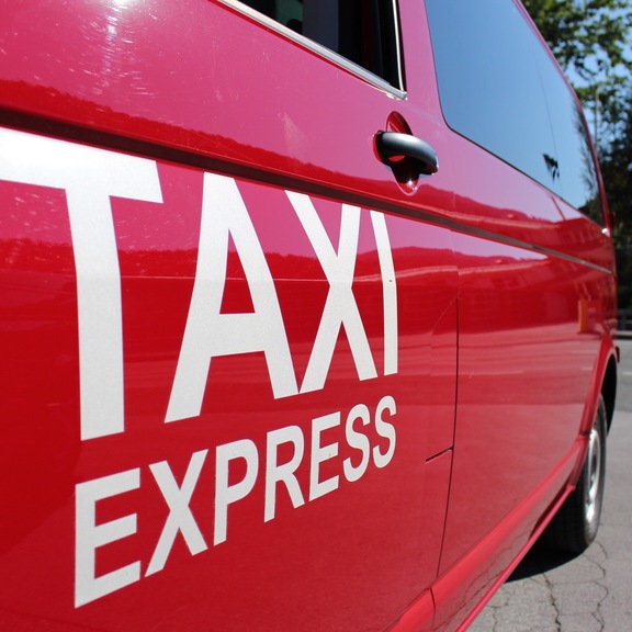 Flughafentransfer mit Taxi Express Flachau